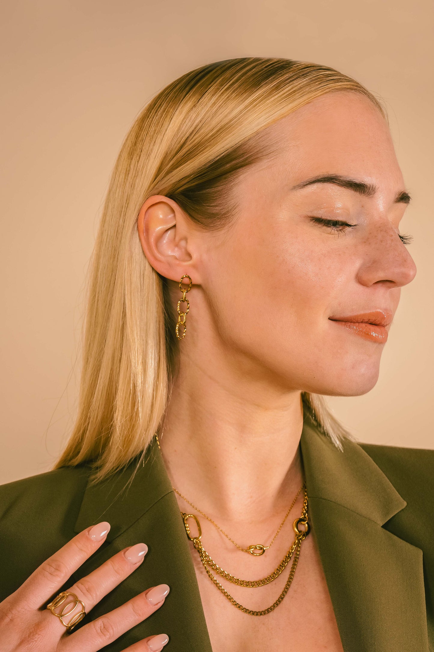 Valencia knot necklace