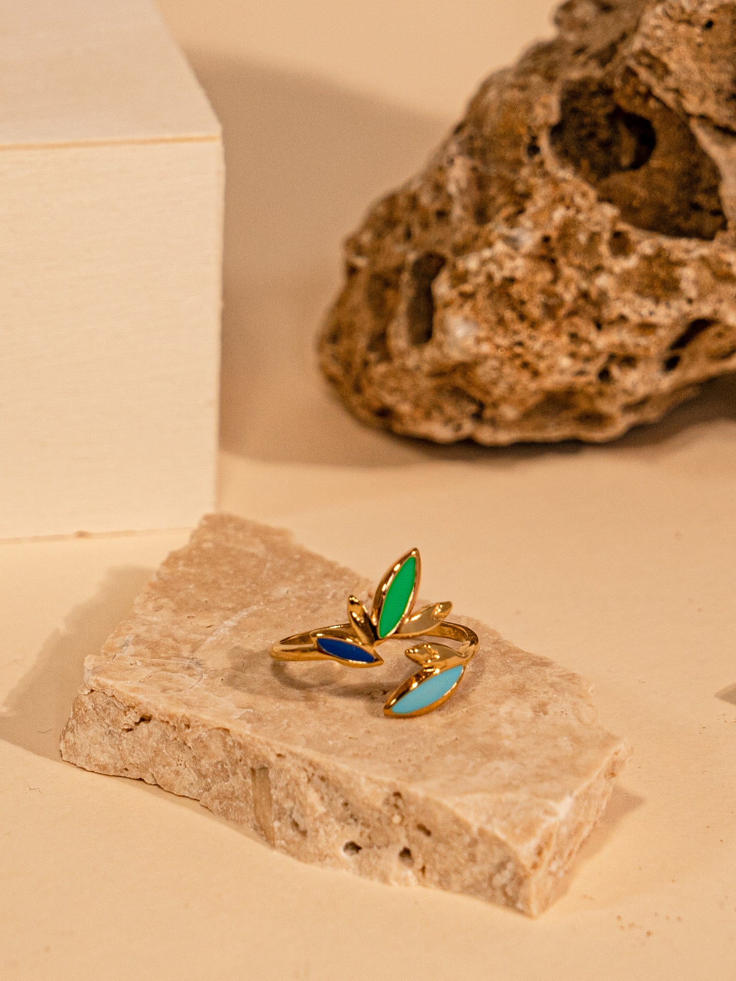 Cadiz leaves ring