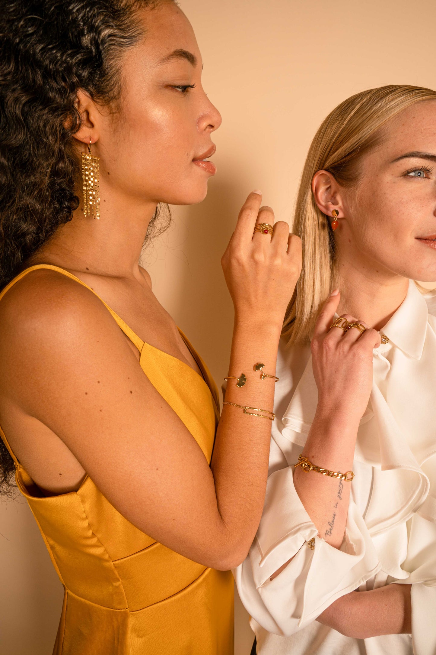 Inaya curtain earrings