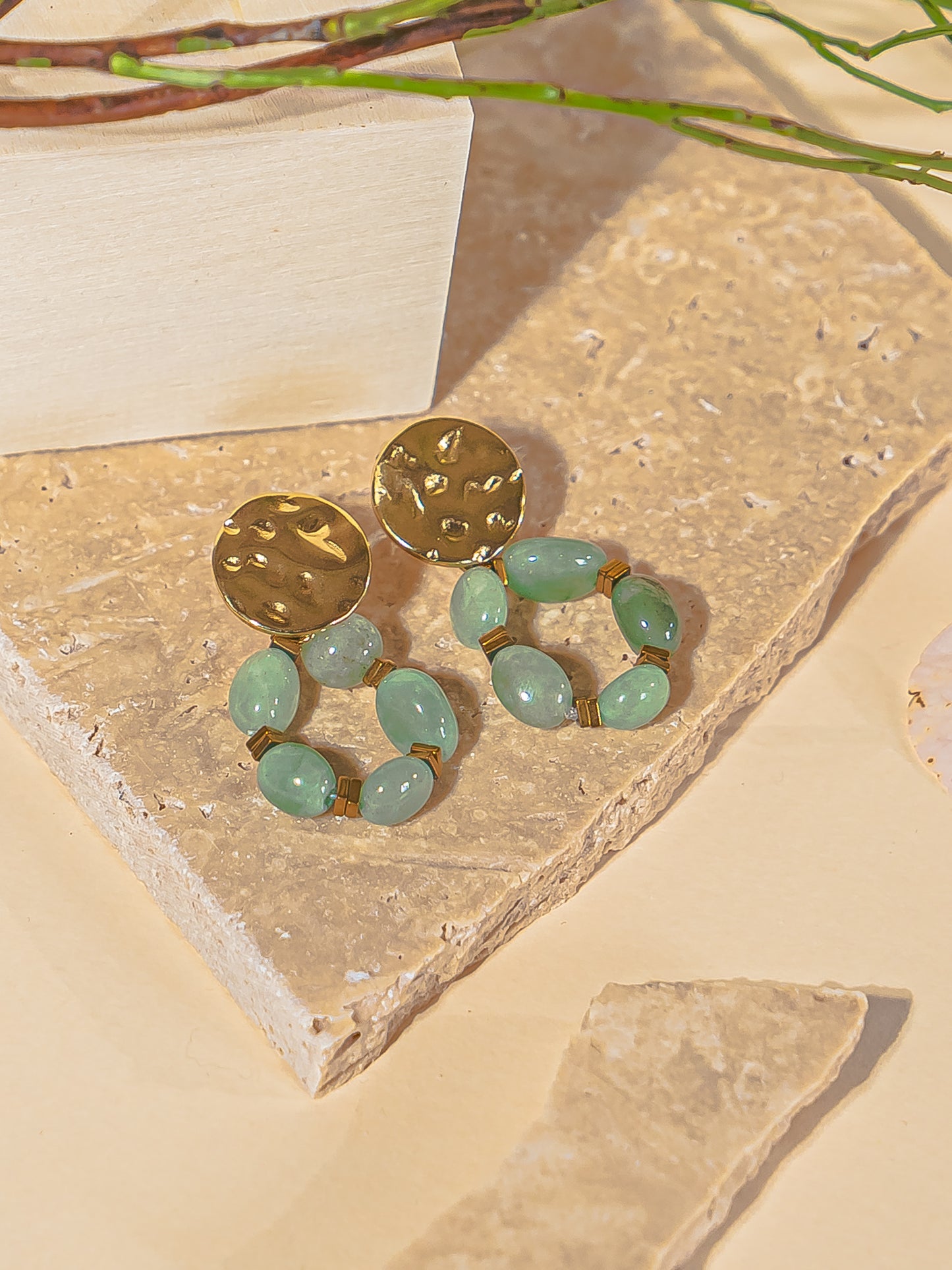 Hammered earring with Femi natural stones