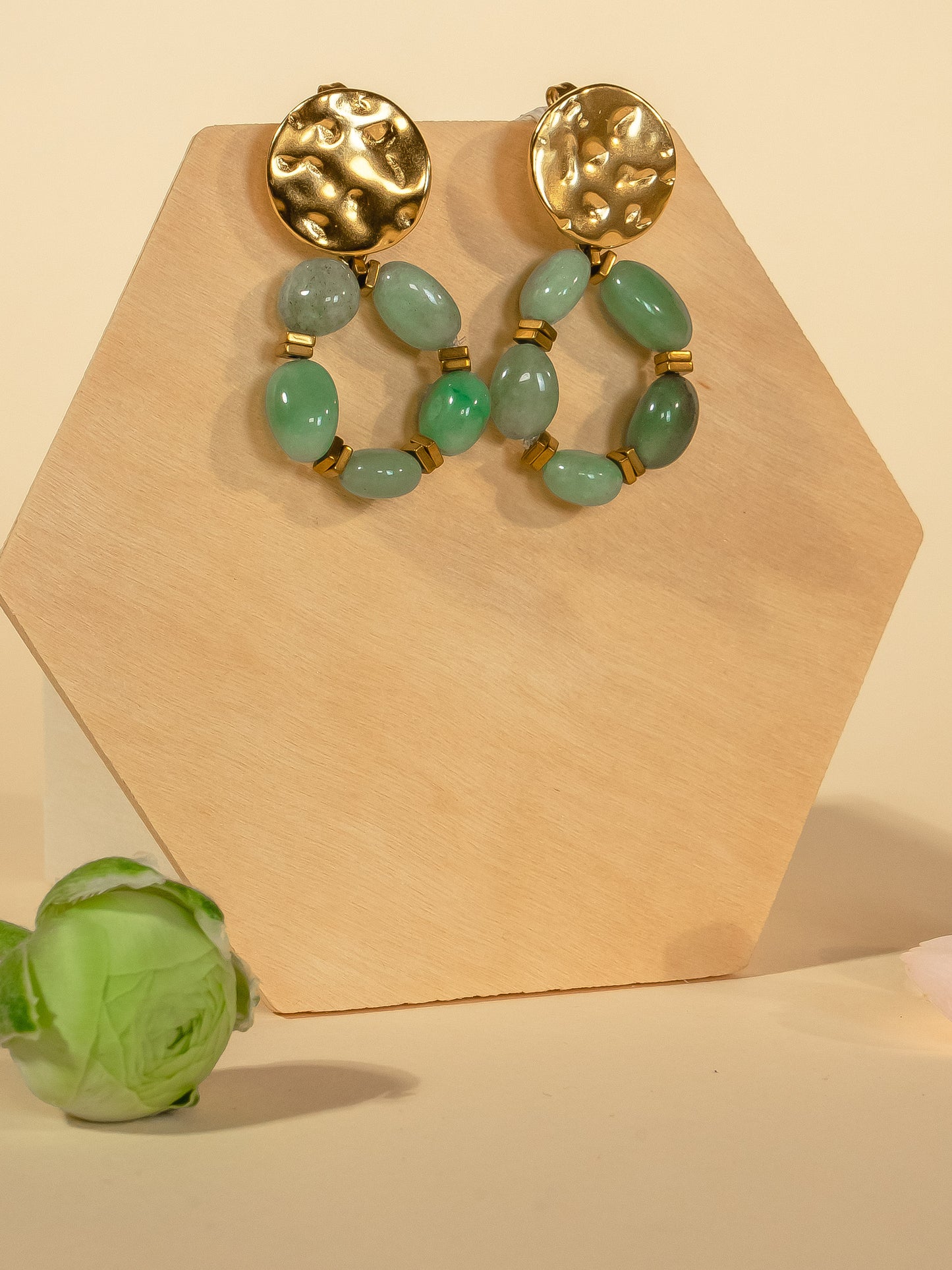 Hammered earring with Femi natural stones