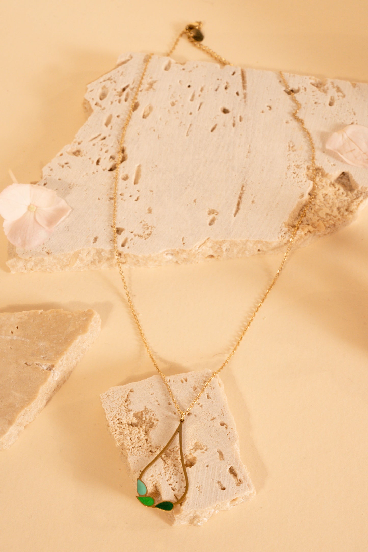 Evora leaf drop necklace