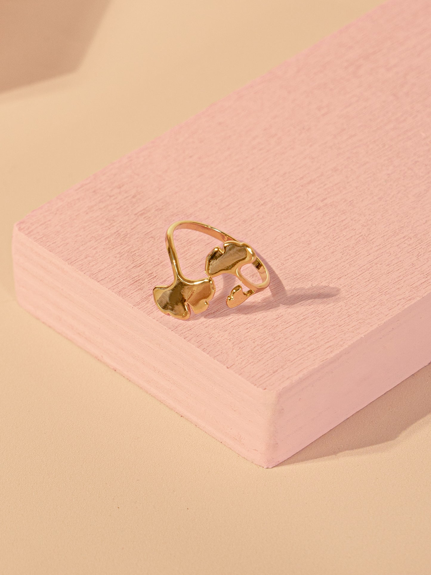 Dénia leaves ring